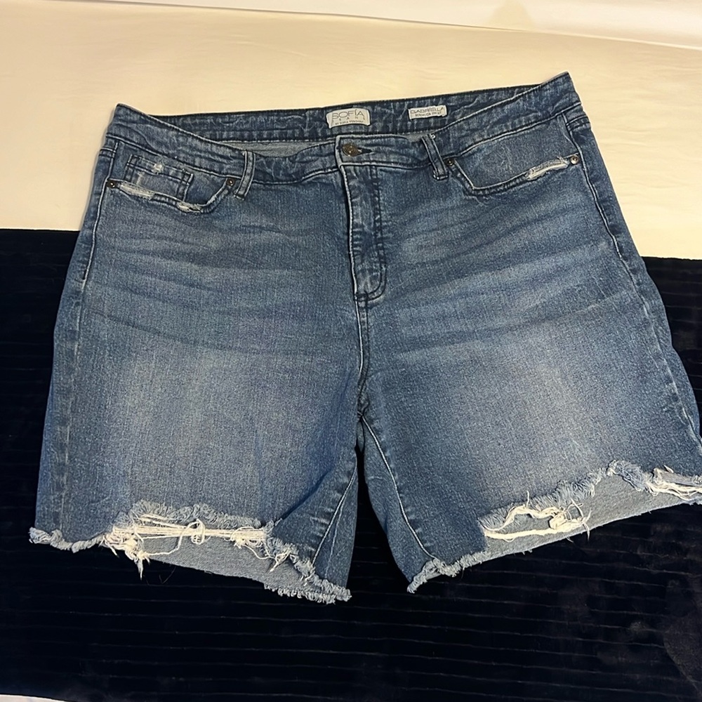 Sofia Jeans Gabriella Bermuda Short